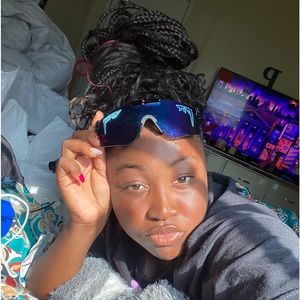 Meet your Posher, Kamiera